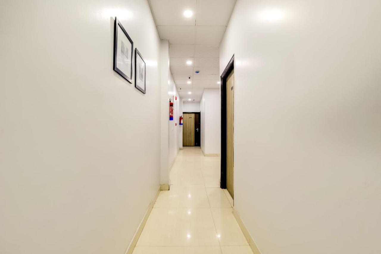 Collection O 71756 Hotel Silver Arrow Near Pacific Mall Tagore Garden เดลี ภายนอก รูปภาพ