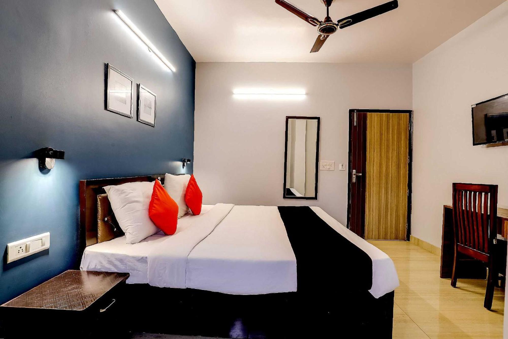 Collection O 71756 Hotel Silver Arrow Near Pacific Mall Tagore Garden เดลี ภายนอก รูปภาพ